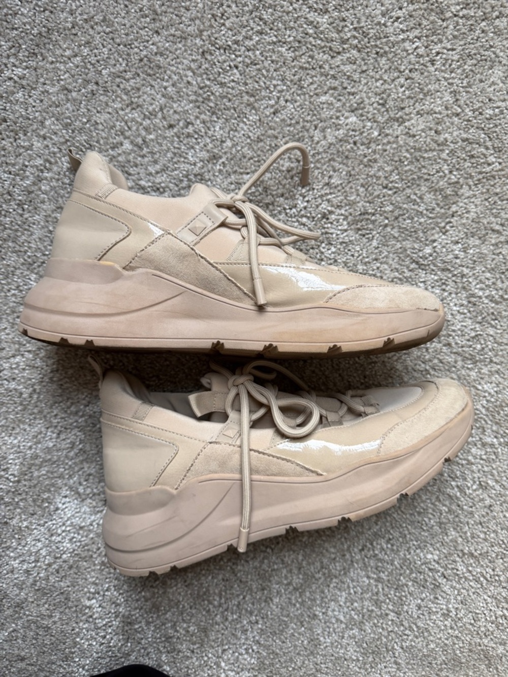 Jennifer Lopez Beige High-Top Athletic Sneakers